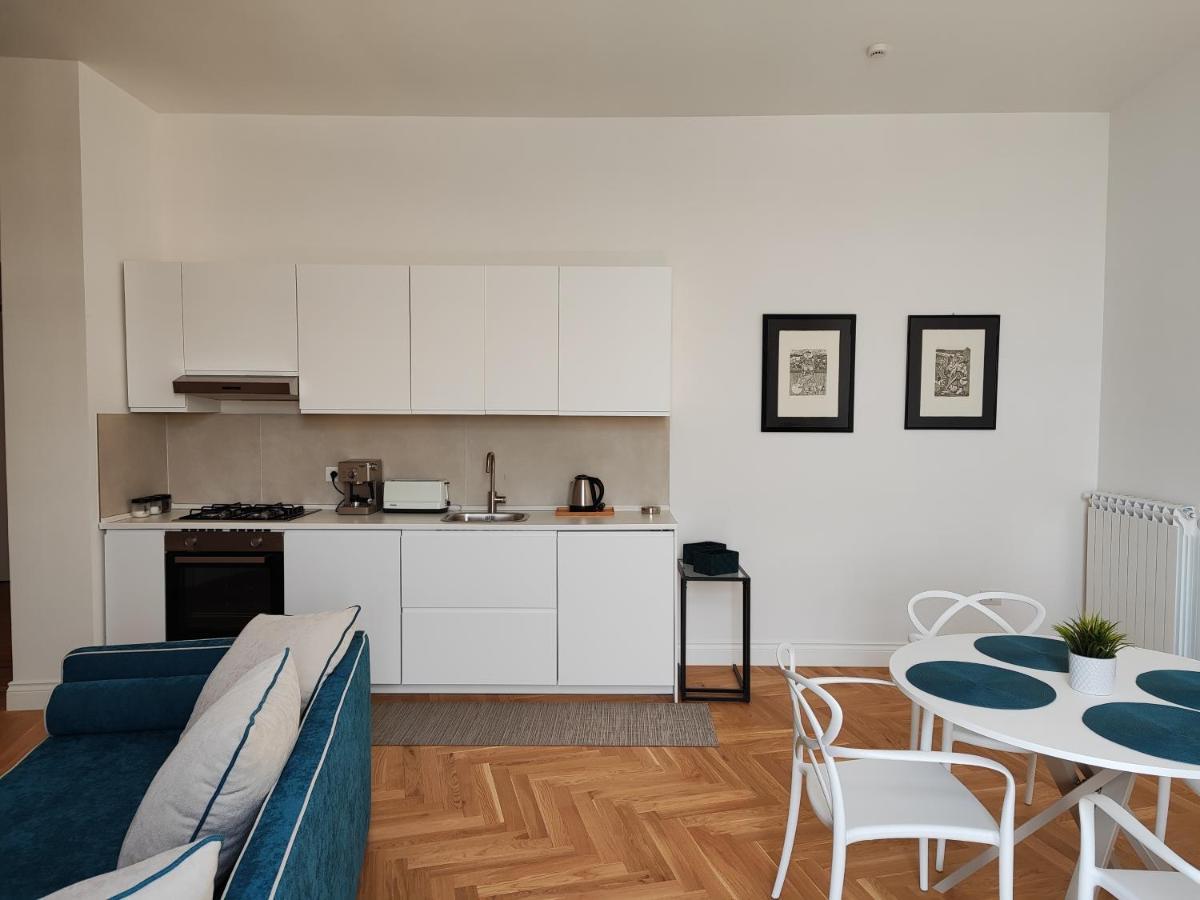Santa Lucia Luxury Apartment Neapel Exteriör bild