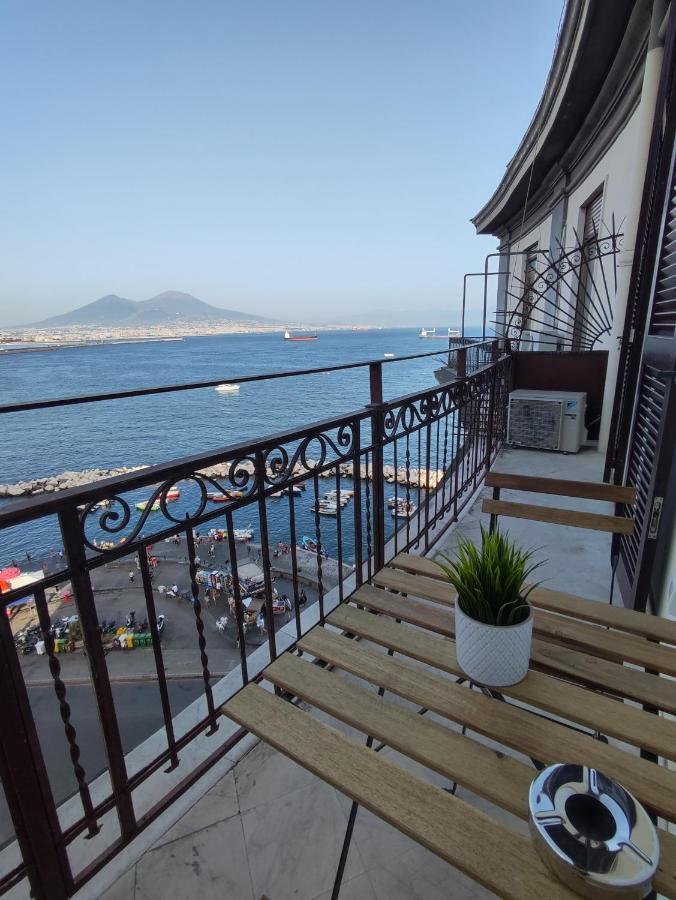 Santa Lucia Luxury Apartment Neapel Exteriör bild